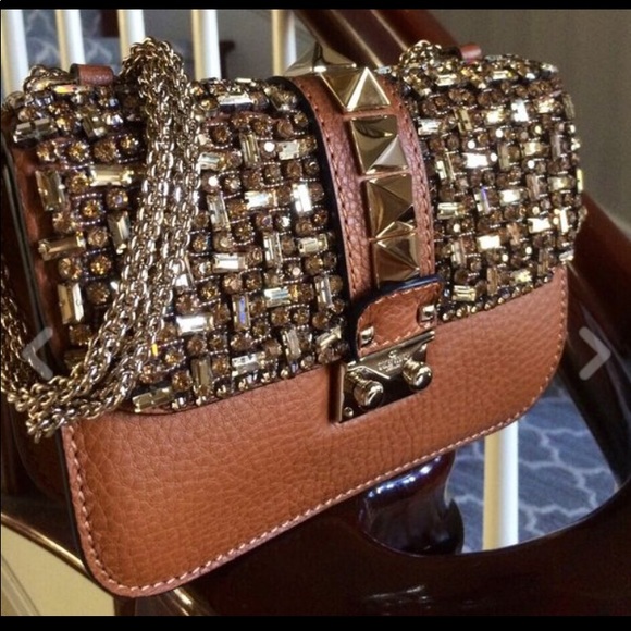 Valentino Garavani
Small Crystal Lock Shoulder Bag - Picture 2 of 5